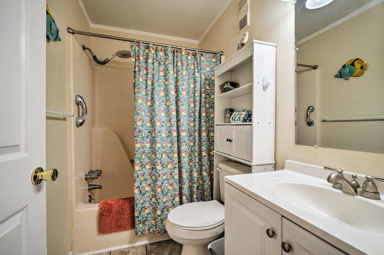 Breezy Beach Retreat With 180-Degree Ocean Views! Διαμέρισμα Carolina Beach Εξωτερικό φωτογραφία